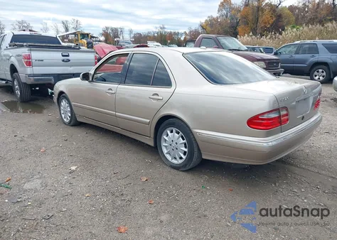2001 Mercedes-Benz E 320 from USA, damaged, VIN WDBJF65J11B327387